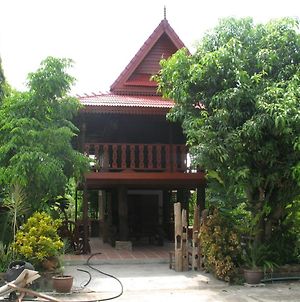 Hôtel Teak House Chiang Mai Exterior photo