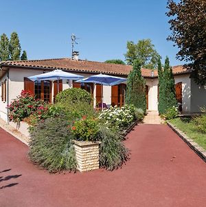 Beautiful Villa with Private Garden in Pineuilh Aquitaine Room photo