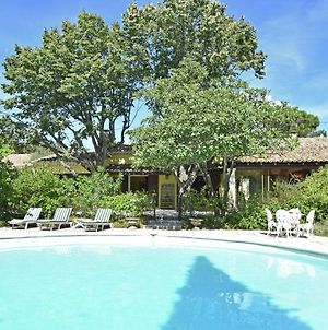 Quaint Villa in Villeneuve l s Avignon with Swimming Pool Room photo