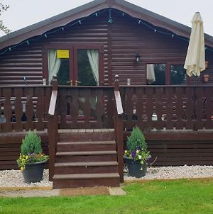 Cotswold Lodges Cirencester Exterior photo