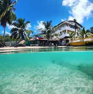 Hotel Cocotal Isla Grande Exterior photo