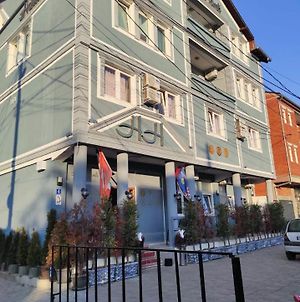 Hotel Heimli Pristina Exterior photo
