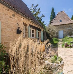 Cosy Cottage In Peyzac Le Moustier With Terrace Room photo