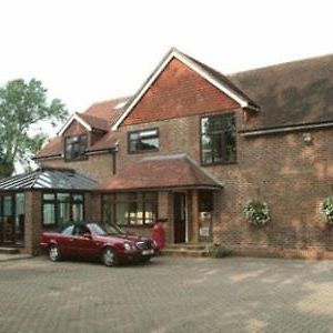 Gatwick House Guest House Horley Exterior photo