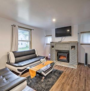 Gloversville Apartment With Fireplace And Essentials! Exterior photo
