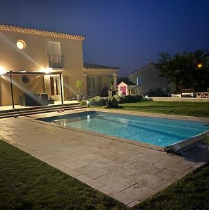 Villa avec piscine Saint-Victor-la-Coste Exterior photo