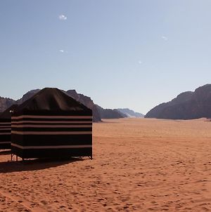 Hôtel Rahala Desert Camp à Wadi Rum Exterior photo