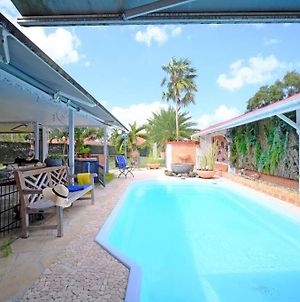 Villa Bungalow de charme avec piscine privée à Baie-Mahault Exterior photo