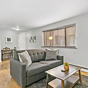 Stunning Solo Or Couple 1Br Center Of Lakeview With Wifi - Oakdale 211 Chicago Exterior photo