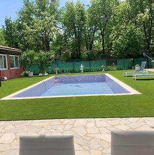 Villa de 4 chambres avec piscine privee jacuzzi et jardin clos a Tourrettes Exterior photo