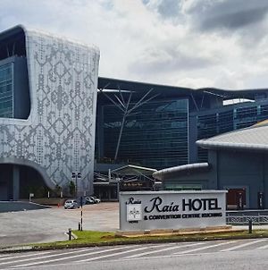 Raia Hotel & Convention Centre Kuching Exterior photo