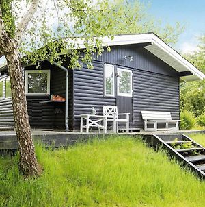 Chic Holiday Home In Hovedstaden With Terrace Dronningmølle Exterior photo