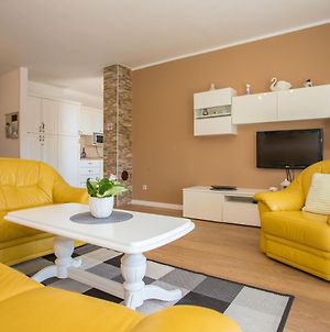 Comfortable Apartment Terezija A4 Plus 1 For 5 Persons With Balcony In Poreč Exterior photo