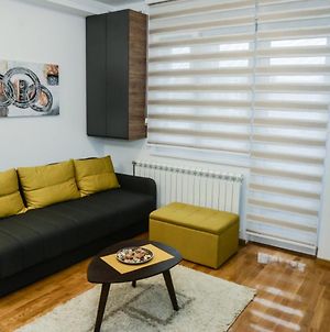 Appartement Day lux Apartman à Kragujevac Exterior photo