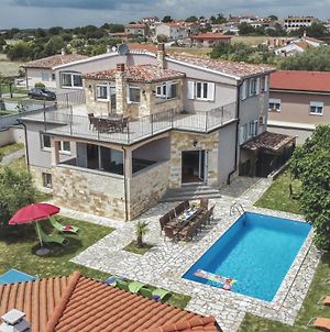 Villa Gracia - Big House, Pool, Bbq, Playground & Table Tennis, Game Room With Billiards & Table Football, Pula, Istria Exterior photo