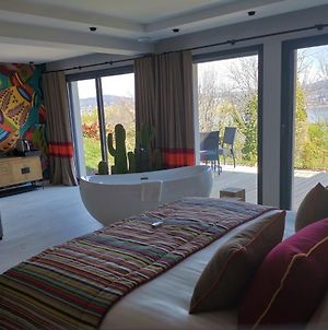 Les Villas des Tresoms Lake&Spa Resort Annecy Exterior photo