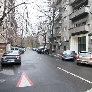 Appartement A Place For Wanderers à Bucarest Exterior photo