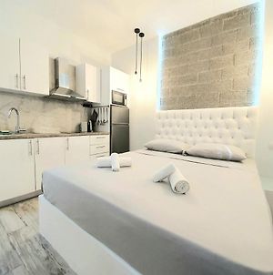 Appartement Lux Studio 11 With Yard In The Heart Of Athènes Exterior photo