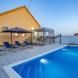 Villa Family And Friends Private Heated Pool With Jacuzzi Zadar Exterior photo