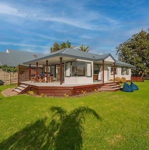 Sunlight Bach - Whitianga Holiday Home Exterior photo
