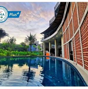 Atom Phuket Hotel -Sha Plus Nai Yang Beach Exterior photo