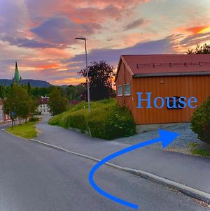 Villa Private House-Terrace-Garden -Parking-Wifi-Smarttv à Trondheim Exterior photo