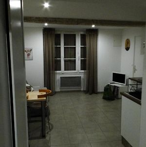 Sympathique Appartement LʼIsle-sur-la-Sorgue Exterior photo