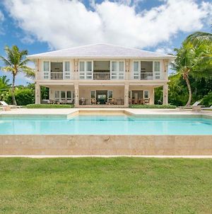 Golf-Front Villa With Large Spaces, Staff And Pool, Situated In Luxury Beach Resort Punta Cana Exterior photo