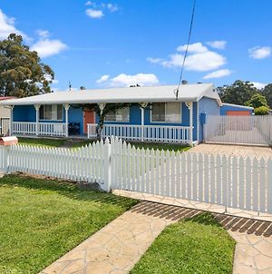 Villa Walk To Everything In Huskisson Central Location And Sleeps 10 Exterior photo
