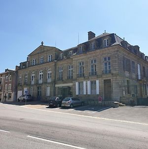 Hôtel Le Chateau à Châteauponsac Exterior photo