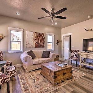 Quiet Kanab Home With Panoramic Views And Porch! Exterior photo