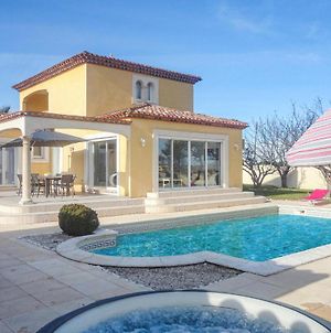 Beautiful Home In Marseillan With Wifi, Private Swimming Pool And Outdoor Swimming Pool Exterior photo
