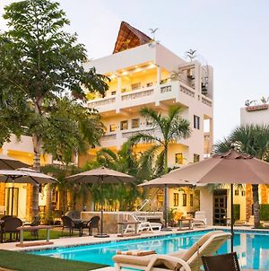 Alamos Inn Hotel Con Jacuzzi Y Piscina Cancún Exterior photo