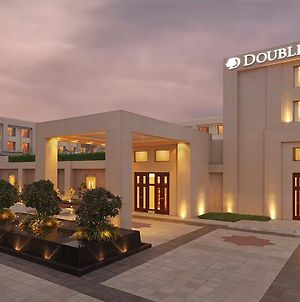Hôtel Doubletree By Hilton Agra à Agra  Exterior photo