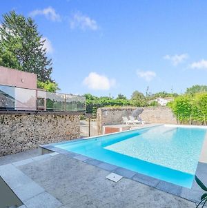 Comfy Holiday Home In Saint-Denis With Private Pool Exterior photo