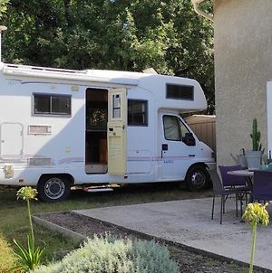 Hôtel Charmant camping-car à la campagne à Labessiere-Candeil Exterior photo