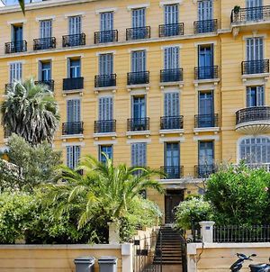Superb flat with sea view in the former Hyères Grand Hotel - Welkeys Exterior photo