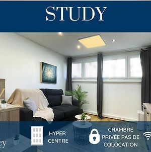 HOMEY STUDY - New - Chambre privée - Située en Hyper-centre - Disney Plus et Wifi inclus - Proche de Genève et des transports en commun Annemasse Exterior photo