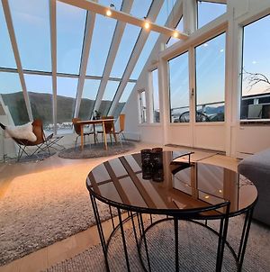 Appartement Glass Roof Private Loft In Tromsø Exterior photo
