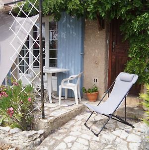 Logement atypique et cosy avec petit déjeuner, 2 nuits minimum Saint-Étienne-les-Orgues Exterior photo