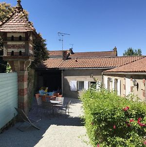 Appartement Studio avec piscine partagee jacuzzi et jardin clos a La Gaubretiere Exterior photo