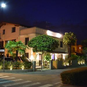 International Rooms & Apartments Sirmione Exterior photo
