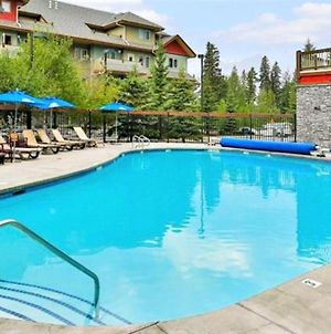 Renovated 2Br Condo, Heated Pool, 3 Hot Tubs, Pets Welcome! Canmore Exterior photo