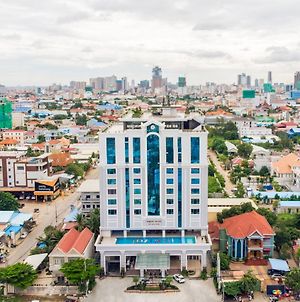 Ban Ban Hotel Phnom Penh Exterior photo