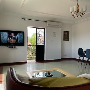 Appartement Studio meublé haut standing, Wifi, TV - Yaoundé, Omnisports Exterior photo