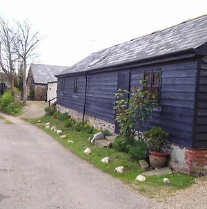 Villa Sycamores Barn - Detached, Private, Secluded Country Retreat à Brighstone Exterior photo