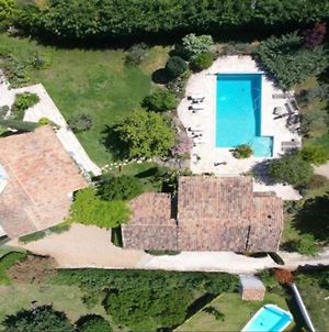Villa de 300 m au coeur du Luberon au calme sans vis à vis 5 chambres Maubec  Exterior photo