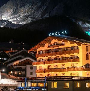 Hotel Corona Cortina dʼAmpezzo Exterior photo