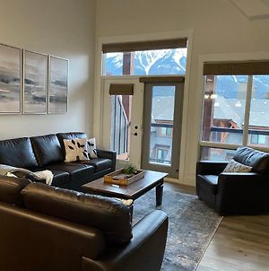 Appartement Spectacular Penthouse With Amazing Views, Indoor Pool And Hot Tub à Canmore Exterior photo