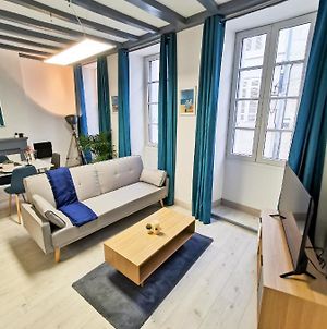 Appartement Ma Douce Charente - Superbe T3 Design et Fonctionnel - Hyper Centre à Saintes Exterior photo